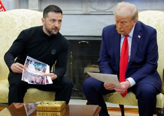 Donald Trump meets Volodymyr zelensky in the White House. Ukrainian President showed President Trump photos of Ukrainian soldiers